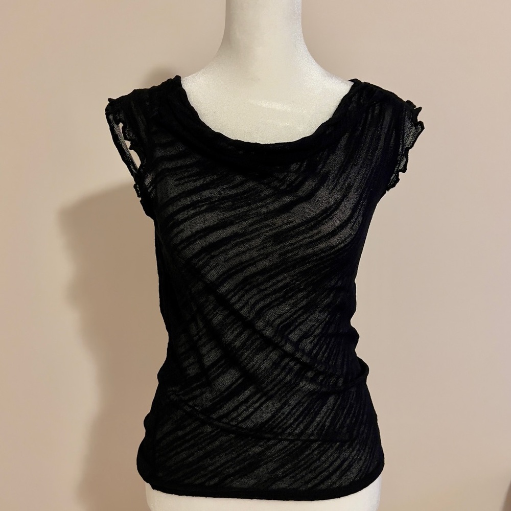 Fitted, stretchy black top from Jacob